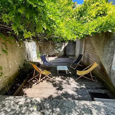 La Maisonnette Du Clos Des Gouverneurs 펜션