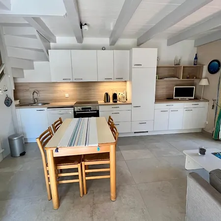 La Maisonnette Du Clos Des Gouverneurs 펜션 *