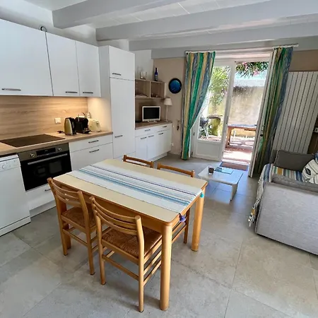 Ferienhaus La Maisonnette Du Clos Des Gouverneurs